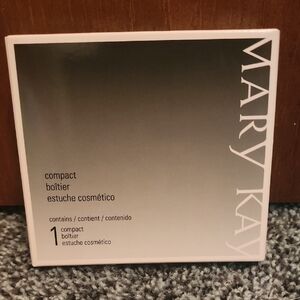 Mary Kay White Blush Compact